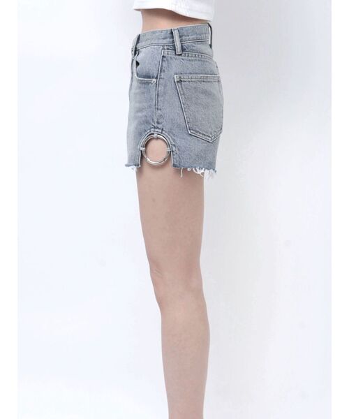 GYDA（ジェイダ）の「ハイウエストSIDE RINGデニムショートパンツ（デニムパンツ・レディース・その他1/ライトブルー・MEDIUM/SMALL）」の16枚目の写真