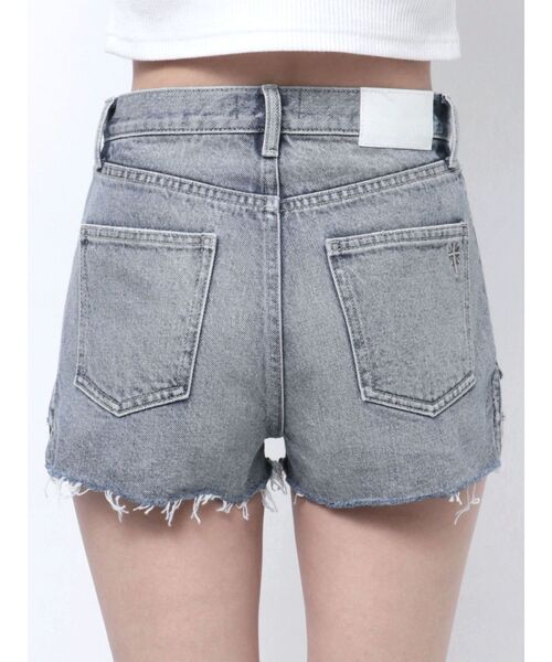 GYDA（ジェイダ）の「ハイウエストSIDE RINGデニムショートパンツ（デニムパンツ・レディース・その他1/ライトブルー・MEDIUM/SMALL）」の18枚目の写真