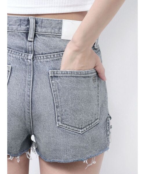 GYDA（ジェイダ）の「ハイウエストSIDE RINGデニムショートパンツ（デニムパンツ・レディース・その他1/ライトブルー・MEDIUM/SMALL）」の19枚目の写真