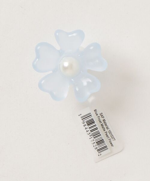 crocs(クロックス)の「crocs Gray Matte Pearl Flower / クロックス グレー マット パール フラワー(シューズアクセサリー・レディース・マルチ・FREE)」の1枚目の写真