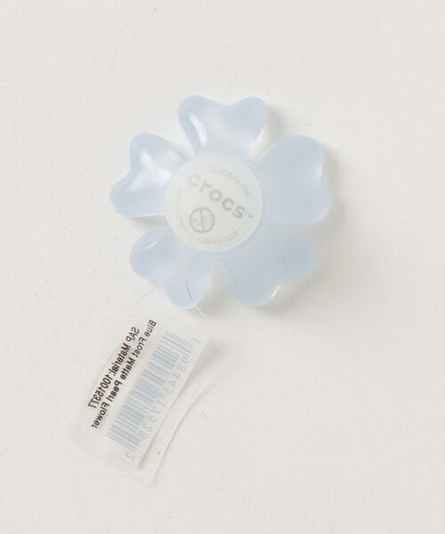 crocs(クロックス)の「crocs Gray Matte Pearl Flower / クロックス グレー マット パール フラワー(シューズアクセサリー・レディース・マルチ・FREE)」の2枚目の写真