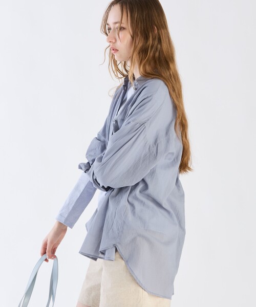 To b. by agnes b.(トゥービーバイアニエスベー)の「コットン ロングスリーブ ボーイズシャツ(シャツ/ブラウス・レディース・ネイビー・40/38/36)」の4枚目の写真