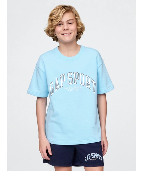 GAP(ギャップ)の「リラックス GAPグラフィック テリーTシャツ(スウェット・キッズ・グリーン/ブルー/オフホワイト/ブラック・110cm/120cm/130cm/140cm/150cm/160cm)」の4枚目の写真