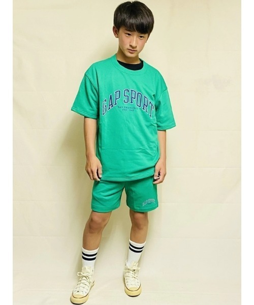 GAP(ギャップ)の「リラックス GAPグラフィック テリーTシャツ(スウェット・キッズ・グリーン/ブルー/オフホワイト/ブラック・110cm/120cm/130cm/140cm/150cm/160cm)」の5枚目の写真