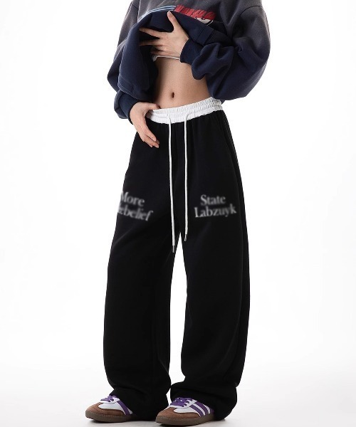 LETee(レティー)の「ロゴプリント スェットパンツ(スウェットパンツ・レディース・チャコールグレー/ブラック/ライトグレー・FREE)」の3枚目の写真