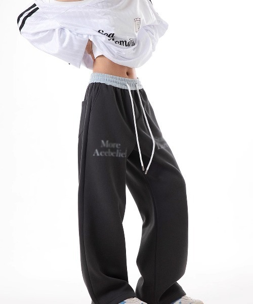 LETee(レティー)の「ロゴプリント スェットパンツ(スウェットパンツ・レディース・チャコールグレー/ブラック/ライトグレー・FREE)」の5枚目の写真