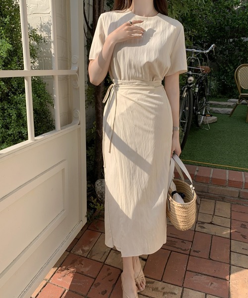 LAFFMO(ラフモ)の「クルーネック半袖ワンピース(ワンピース・レディース・ベージュ/ネイビー・F)」の3枚目の写真