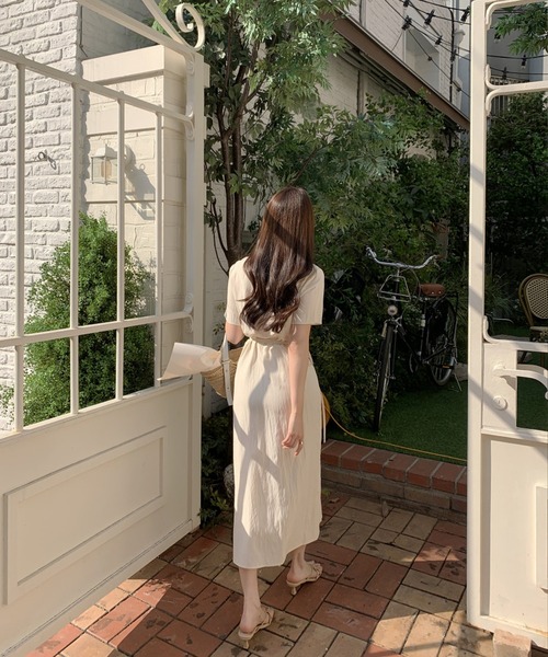LAFFMO(ラフモ)の「クルーネック半袖ワンピース(ワンピース・レディース・ベージュ/ネイビー・F)」の10枚目の写真