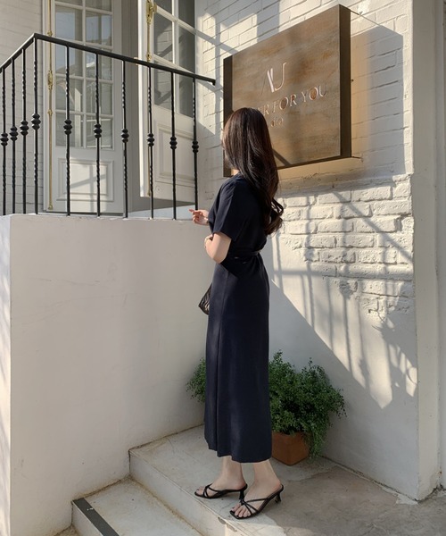 LAFFMO(ラフモ)の「クルーネック半袖ワンピース(ワンピース・レディース・ベージュ/ネイビー・F)」の21枚目の写真