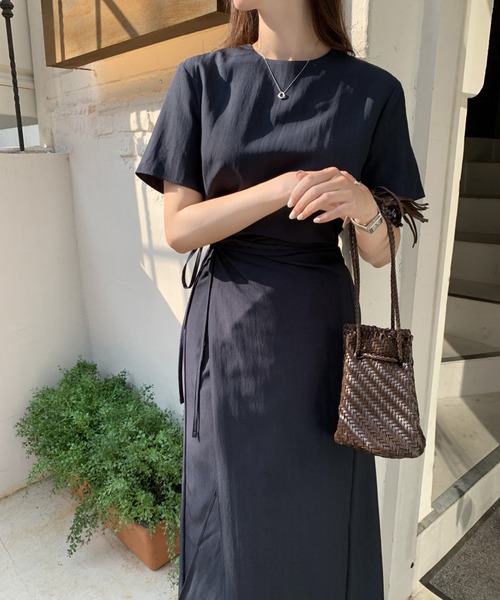 LAFFMO(ラフモ)の「クルーネック半袖ワンピース(ワンピース・レディース・ベージュ/ネイビー・F)」の16枚目の写真