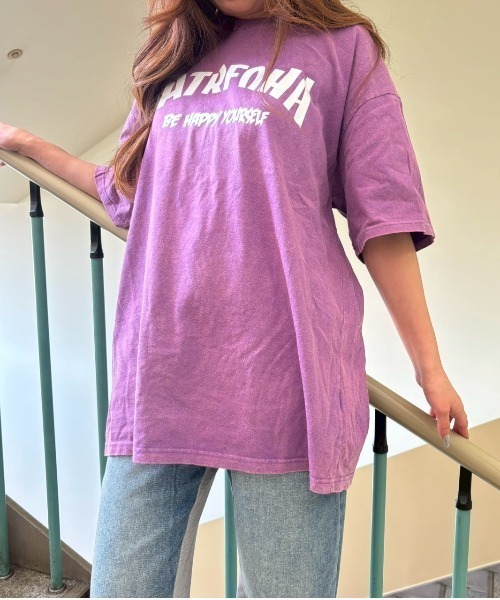 LETee（レティー）の「ウォッシュ加工ユーズド風ティーシャツ（Tシャツ/カットソー・レディース・ブラック/パープル/ピンク/ブラウン・FREE）」の22枚目の写真