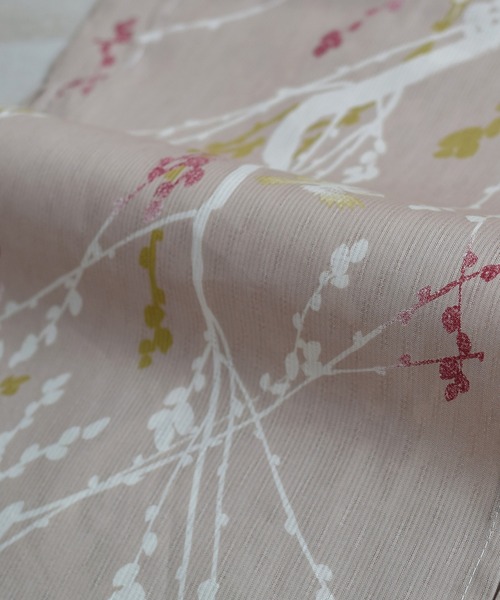 utatane（ウタタネ）の「キッズ浴衣3点セット ひよこ商店 亜麻色に飛び回る雀（浴衣・キッズ・ベージュ・100cm/110cm/120cm/130cm）」の7枚目の写真