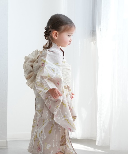 utatane（ウタタネ）の「キッズ浴衣3点セット ひよこ商店 亜麻色に飛び回る雀（浴衣・キッズ・ベージュ・100cm/110cm/120cm/130cm）」の9枚目の写真