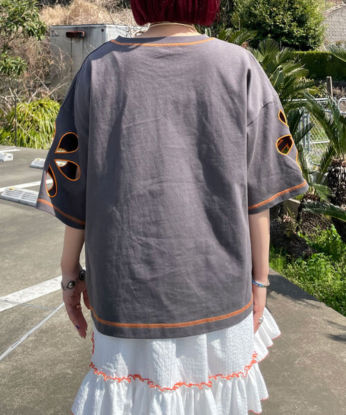 HELLO.SANFRANCISCO(ハローサンフランシスコ)の「【HELLO.SANFRANCISCO/ハローサンフランシスコ】フラワーカットアウトビッグTEE(Tシャツ/カットソー・レディース・ライトグレー/ブルー/オレンジ/チャコールグレー/レッド・ONE SIZE)」の17枚目の写真