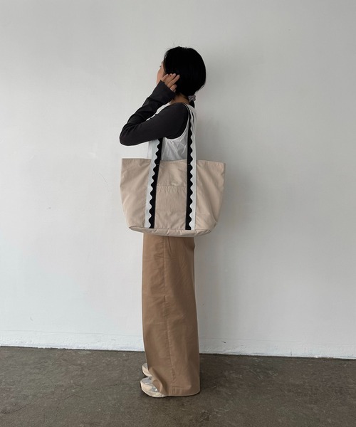 EFOLE（エフォル）の「Bicolor tape tote bag / バイカラーテープトートバッグ（トートバッグ・レディース・ベージュ/コーラル・FREE）」の16枚目の写真