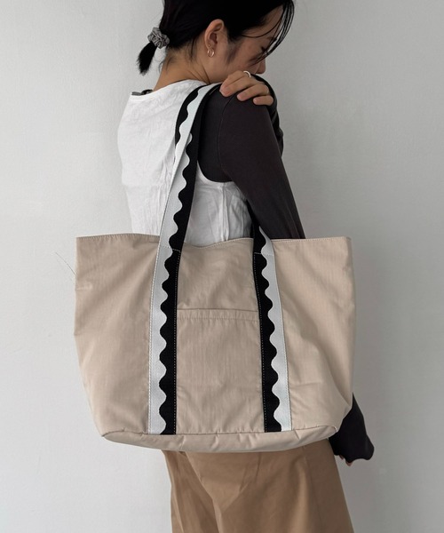 EFOLE（エフォル）の「Bicolor tape tote bag / バイカラーテープトートバッグ（トートバッグ・レディース・ベージュ/コーラル・FREE）」の15枚目の写真