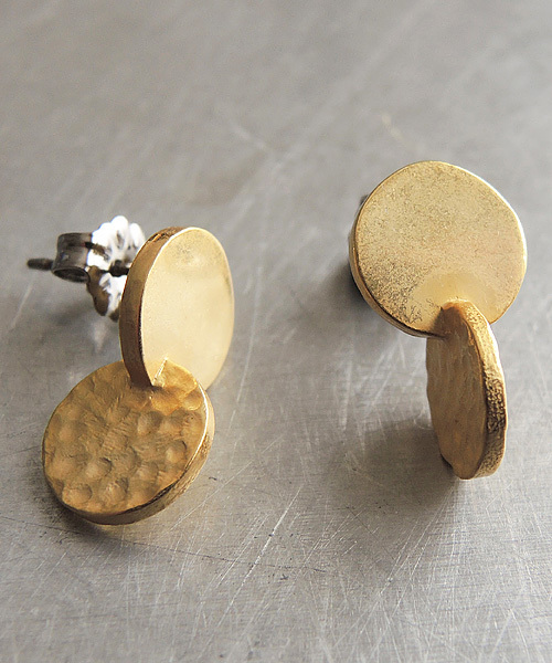 SCALA(スカラ)の「【SCALA/スカラ】丸丸ピアス/made in JAPAN(日本製)(ピアス(両耳用)・レディース・アンティークシルバー/ゴールド/アンティークゴールド・FREE)」の3枚目の写真