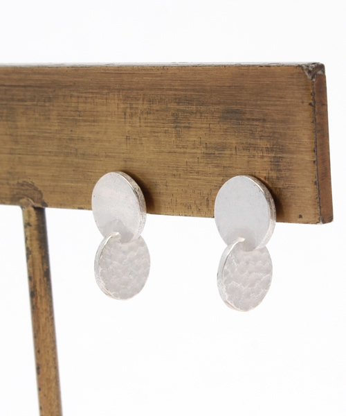 SCALA(スカラ)の「【SCALA/スカラ】丸丸ピアス/made in JAPAN(日本製)(ピアス(両耳用)・レディース・アンティークシルバー/ゴールド/アンティークゴールド・FREE)」の7枚目の写真