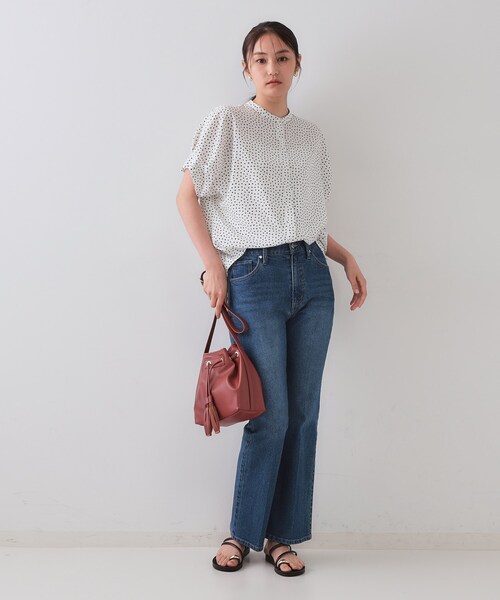 OPAQUE.CLIP（オペークドットクリップ）の「幾何柄アソート タックドルマンスリーブブラウス【洗濯機洗い可】（シャツ/ブラウス・レディース・ベージュ系その他7/ホワイト系1/ブラック系/ブラック系4・40/38/42）」の6枚目の写真