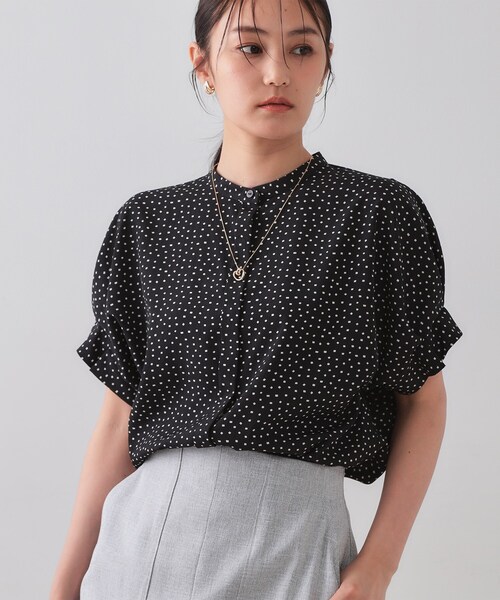 OPAQUE.CLIP（オペークドットクリップ）の「幾何柄アソート タックドルマンスリーブブラウス【洗濯機洗い可】（シャツ/ブラウス・レディース・ベージュ系その他7/ホワイト系1/ブラック系/ブラック系4・40/38/42）」の9枚目の写真