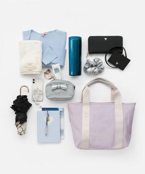 TOCCA(トッカ)の「LUMINA STRADA CANVAS TOTE キャンバストートバッグ(トートバッグ・レディース・ホワイト系/ブラック系/ライトグレー系/ベージュ系/スカイブルー系/ライラック系/ゴールド系5・F)」の8枚目の写真