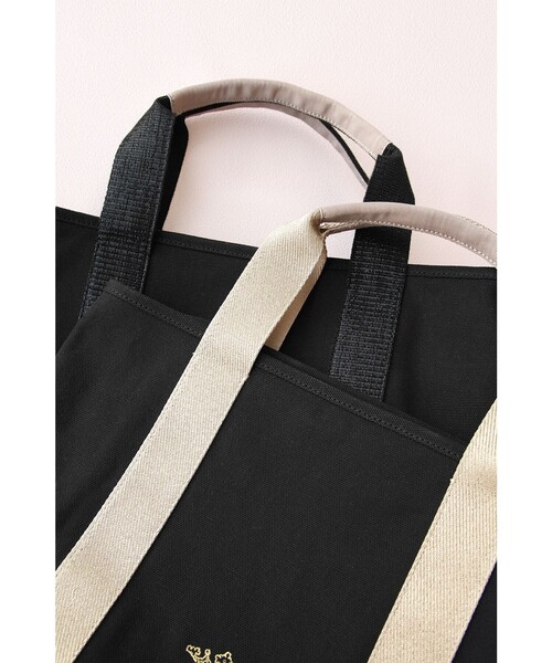 TOCCA(トッカ)の「LUMINA STRADA CANVAS TOTE キャンバストートバッグ(トートバッグ・レディース・ホワイト系/ブラック系/ライトグレー系/ベージュ系/スカイブルー系/ライラック系/ゴールド系5・F)」の21枚目の写真