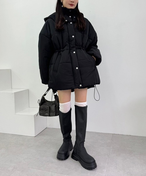 one after another NICE CLAUP（ワンアフターアナザーナイスクラップ）の「【今すぐお届け可能！】ウェストマークミドルフェイクダウンジャケット（ダウンジャケット/コート・レディース・オフホワイト/ライトベージュ/ブラック・FREE）」の11枚目の写真