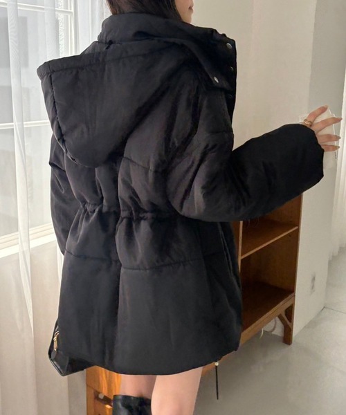 one after another NICE CLAUP（ワンアフターアナザーナイスクラップ）の「【今すぐお届け可能！】ウェストマークミドルフェイクダウンジャケット（ダウンジャケット/コート・レディース・オフホワイト/ライトベージュ/ブラック・FREE）」の21枚目の写真