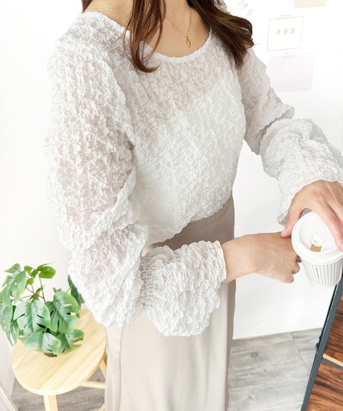 Amulet(アミュレット)の「甘すぎない質感が大人の抜け感。品よく華やか ワッシャータッチボリュームブラウス(シャツ/ブラウス・レディース・ホワイト/ベージュ/ブラック・FREE)」の13枚目の写真