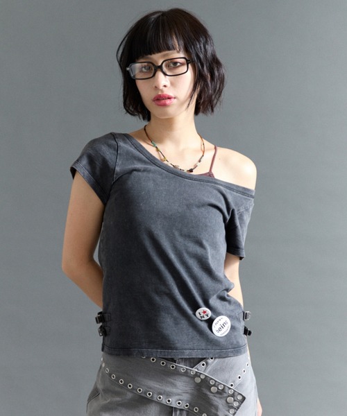 FTW(エフティダブリュー)の「PROCESSING WIDE NECK TOP(Tシャツ/カットソー・レディース・ベージュ/チャコールグレー/レッド・SMALL/MEDIUM)」の1枚目の写真