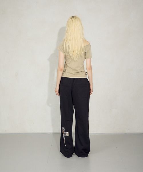 FTW(エフティダブリュー)の「PROCESSING WIDE NECK TOP(Tシャツ/カットソー・レディース・ベージュ/チャコールグレー/レッド・SMALL/MEDIUM)」の14枚目の写真