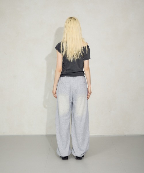 FTW(エフティダブリュー)の「PROCESSING WIDE NECK TOP(Tシャツ/カットソー・レディース・ベージュ/チャコールグレー/レッド・SMALL/MEDIUM)」の8枚目の写真