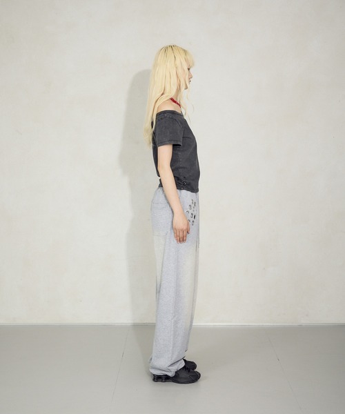 FTW(エフティダブリュー)の「PROCESSING WIDE NECK TOP(Tシャツ/カットソー・レディース・ベージュ/チャコールグレー/レッド・SMALL/MEDIUM)」の9枚目の写真