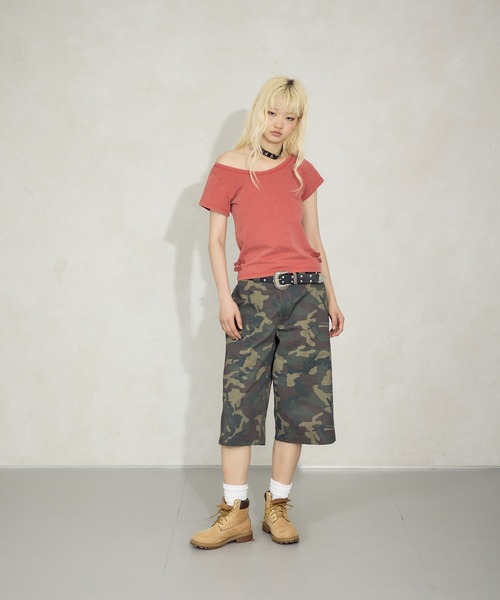 FTW(エフティダブリュー)の「PROCESSING WIDE NECK TOP(Tシャツ/カットソー・レディース・ベージュ/チャコールグレー/レッド・SMALL/MEDIUM)」の16枚目の写真