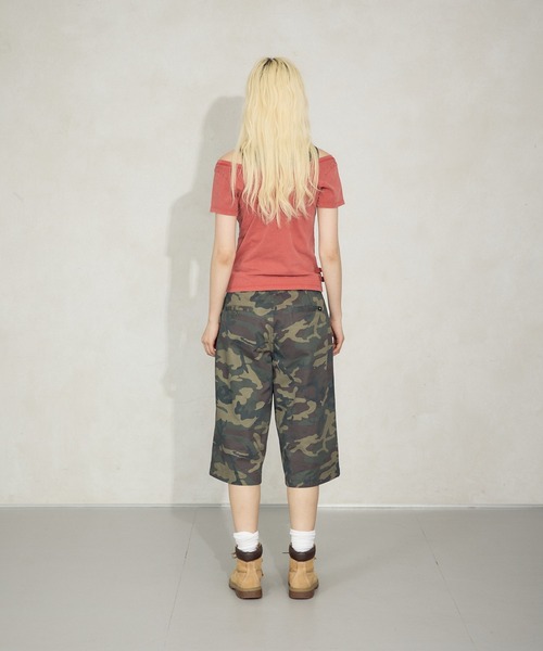 FTW(エフティダブリュー)の「PROCESSING WIDE NECK TOP(Tシャツ/カットソー・レディース・ベージュ/チャコールグレー/レッド・SMALL/MEDIUM)」の20枚目の写真