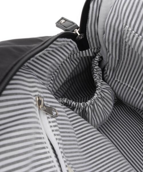 SHOO・LA・RUE（シューラルー）の「【撥水】整理整頓できちゃうリュック【低反発ショルダー】（バックパック/リュック・レディース・グレー/ブラック/ネイビー/ブラック系4・00）」の12枚目の写真