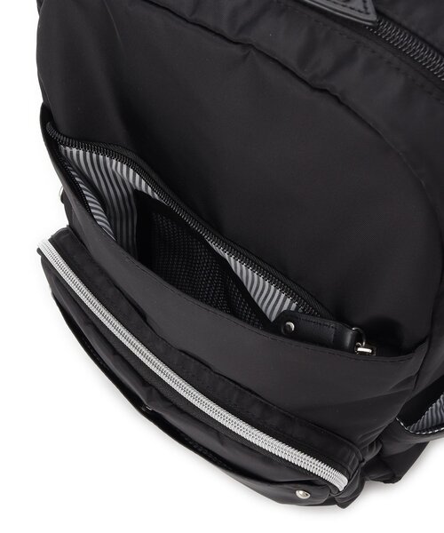 SHOO・LA・RUE（シューラルー）の「【撥水】整理整頓できちゃうリュック【低反発ショルダー】（バックパック/リュック・レディース・グレー/ブラック/ネイビー/ブラック系4・00）」の13枚目の写真