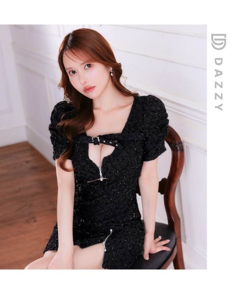 DAZZY(デイジー)の「【攻めの色気】ベルトデザインラメファスナーカットアウト半袖タイトミニ丈キャバドレス(ドレス・レディース・ブラック・S/M/L)」の5枚目の写真