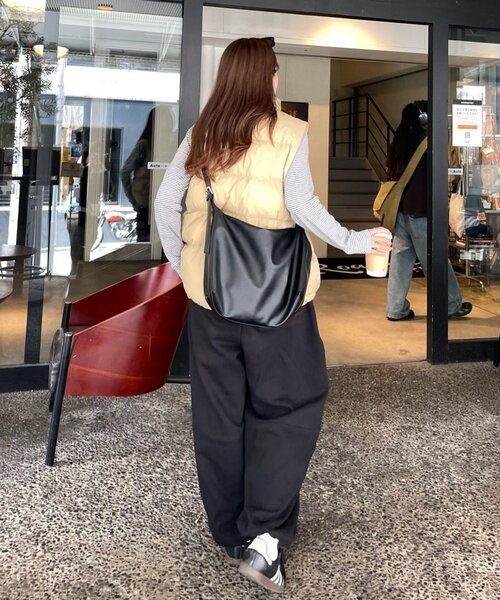 DISCOAT(ディスコート)の「【ユニセックス】ワンポイント刺繍バレルレッグスウェットパンツ(スウェットパンツ・レディース・ブラウン/グレー/ブラック・MEDIUM/LARGE)」の16枚目の写真