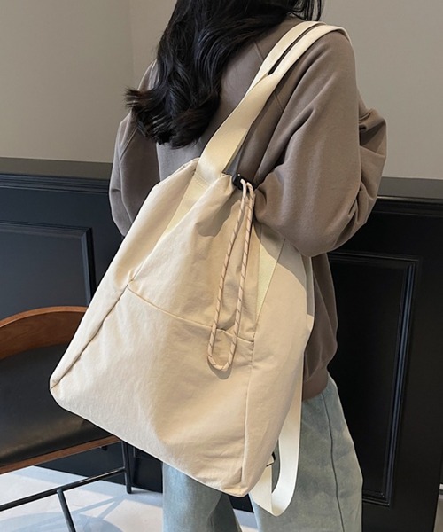 Mignonjour（ミニョンジュール）の「FReePLACe/大容量 巾着 トートバッグ リュックサック X12598（バックパック/リュック・レディース・ベージュ/ブラック・FREE）」の2枚目の写真