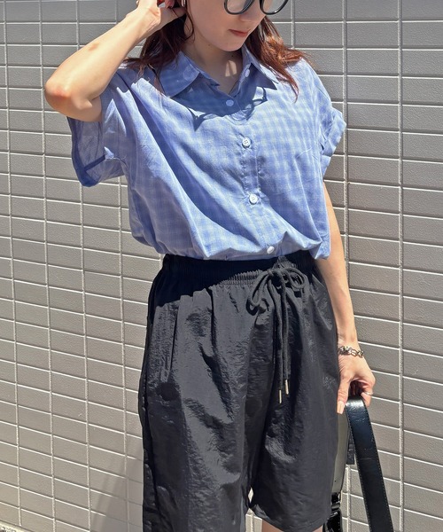 ISOOK(アイスー)の「【ISOOK / アイスー】シアーチェック半袖シャツ / チェックシャツ シアーシャツ シアートップス コンパクトシャツ 柄シャツ シースルー レギュラーカラー ショート丈 クロップド丈 短丈 半袖 チェック柄 ブルー アイボリー ネイビー 青 白 紺 ZOZOTOWN限定(シャツ/ブラウス・レディース・ブルー/ホワイト/ネイビー・FREE)」の21枚目の写真