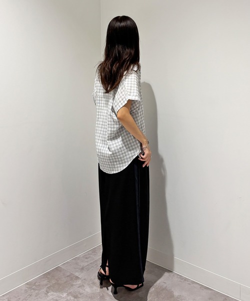 ISOOK(アイスー)の「【ISOOK / アイスー】シアーチェック半袖シャツ / チェックシャツ シアーシャツ シアートップス コンパクトシャツ 柄シャツ シースルー レギュラーカラー ショート丈 クロップド丈 短丈 半袖 チェック柄 ブルー アイボリー ネイビー 青 白 紺 ZOZOTOWN限定(シャツ/ブラウス・レディース・ブルー/ホワイト/ネイビー・FREE)」の12枚目の写真