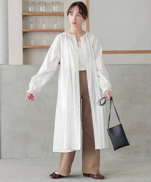 n'OrLABEL(ノアールレーベル)の「『スモッキング刺繍ストライプワンピース』(ワンピース・レディース・オフホワイト/ネイビー/オレンジ・2/1)」の1枚目の写真