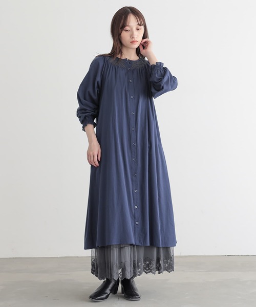 n'OrLABEL(ノアールレーベル)の「『スモッキング刺繍ストライプワンピース』(ワンピース・レディース・オフホワイト/ネイビー/オレンジ・2/1)」の21枚目の写真