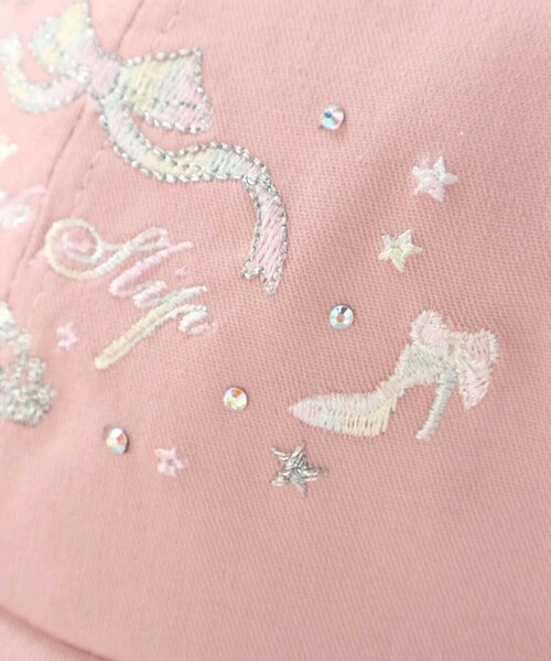 SLAP SLIP(スラップスリップ)の「後ろリボンフェミニンモチーフ刺しゅうキャップ(52~54cm)(キャップ・キッズ・ピンク/オフホワイト・S/M)」の9枚目の写真