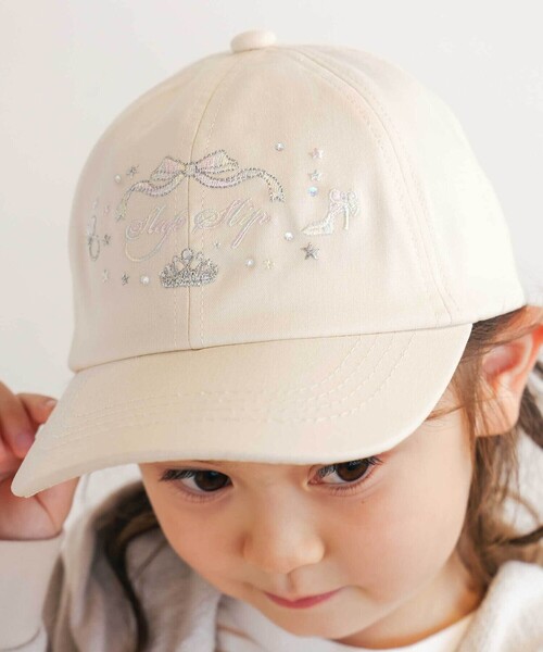 SLAP SLIP(スラップスリップ)の「後ろリボンフェミニンモチーフ刺しゅうキャップ(52~54cm)(キャップ・キッズ・ピンク/オフホワイト・S/M)」の1枚目の写真