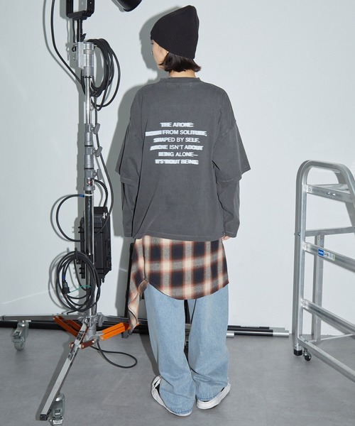 Anchor Smith(アンカー スミス)の「ヴィンテージ加工ピグメント レイヤード風アーチロゴカレッジプリントロンT(Tシャツ/カットソー・レディース・ブラック系1/ネイビー/ブラック系2/レッド・L/M)」の22枚目の写真