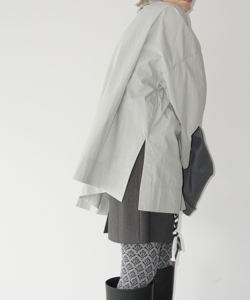 chuclla（チュクラ）の「フリルネック リラックスブラウス chw25a061（シャツ/ブラウス・レディース・スモーキーグリーン系/ホワイト・FREE）」の11枚目の写真