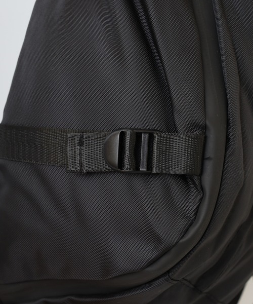 crossi(クロッシー)の「マルチポケットワンショルダー ボディバッグ(ショルダーバッグ・レディース・ブラック/グレー/グリーン・FREE)」の9枚目の写真