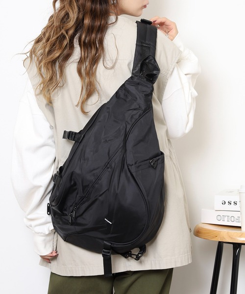 crossi(クロッシー)の「マルチポケットワンショルダー ボディバッグ(ショルダーバッグ・レディース・ブラック/グレー/グリーン・FREE)」の18枚目の写真